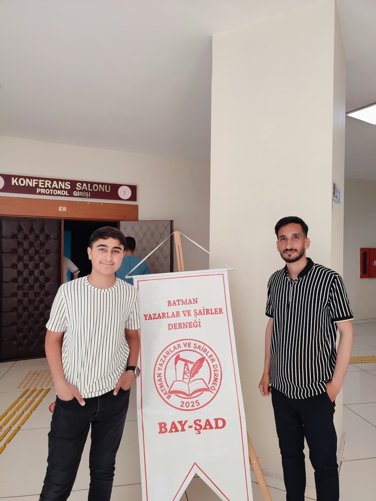 Batman Yazarlar ve Şairler Derneği (BAYŞAD) tarafından düzenlenen Batman Geneli Liseler Arası Şiir Yarışması
